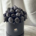 Chocolate Covered Strawberry | Black Arrangement | FruqueteLA