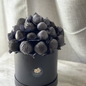 Chocolate Covered Strawberry | Black Arrangement | FruqueteLA