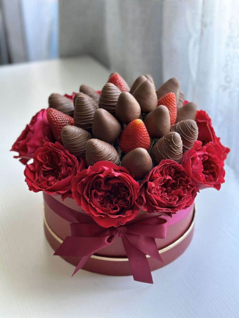 chocolate covered strawberry arrangements