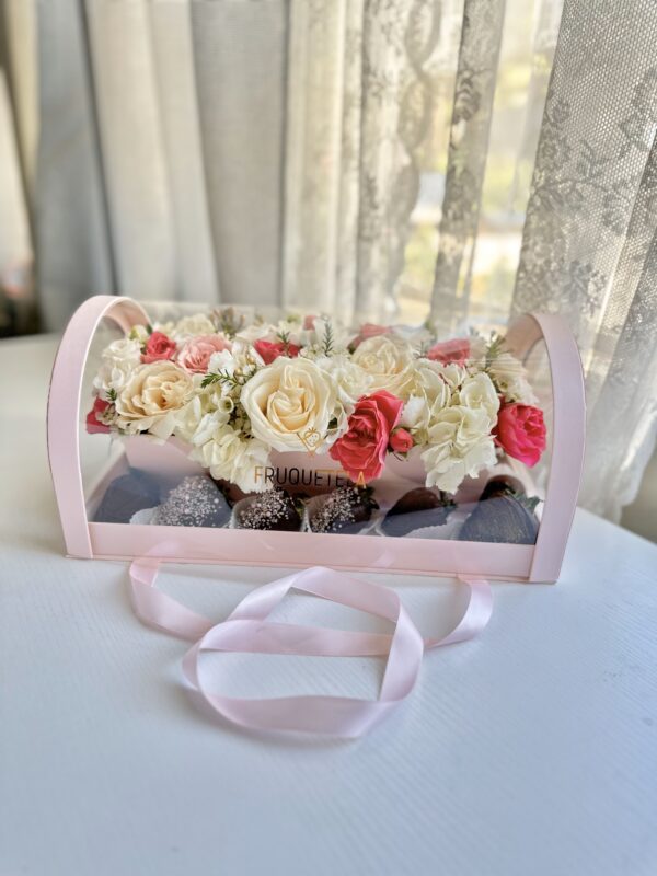 Chocolate Covered Strawberry - Wedding Gifts | Fruquet LA