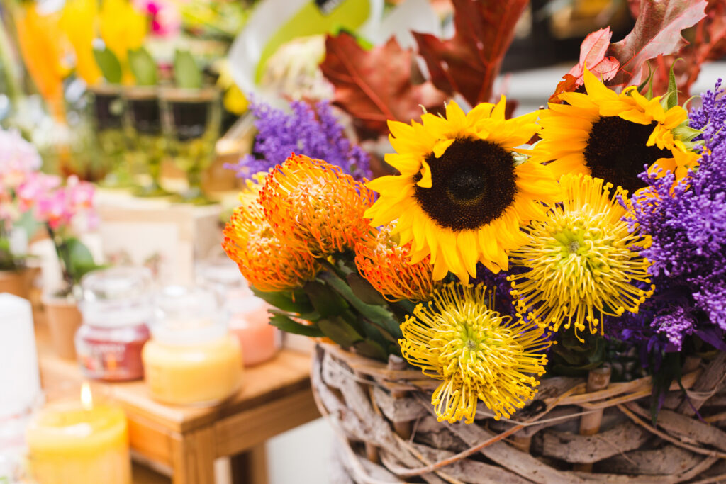 Autumn,Bouquets,On,A,Flower,Market.